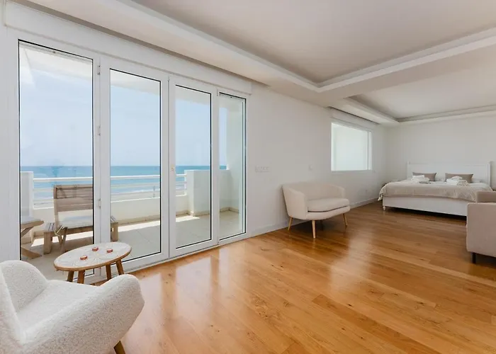 Holiday home Ocean Front With Private Pool *